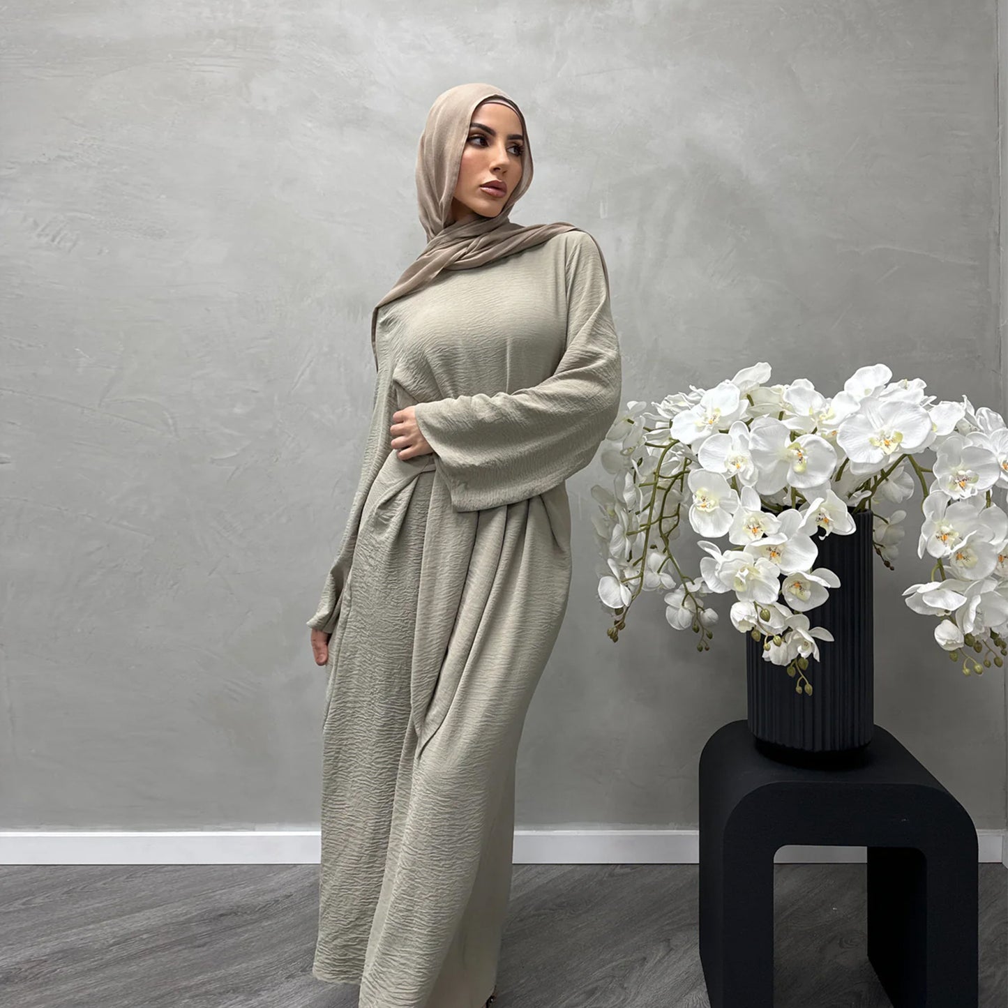Robe maxi féminine tendance en tissu fluide avec des manches larges Chic und Stil