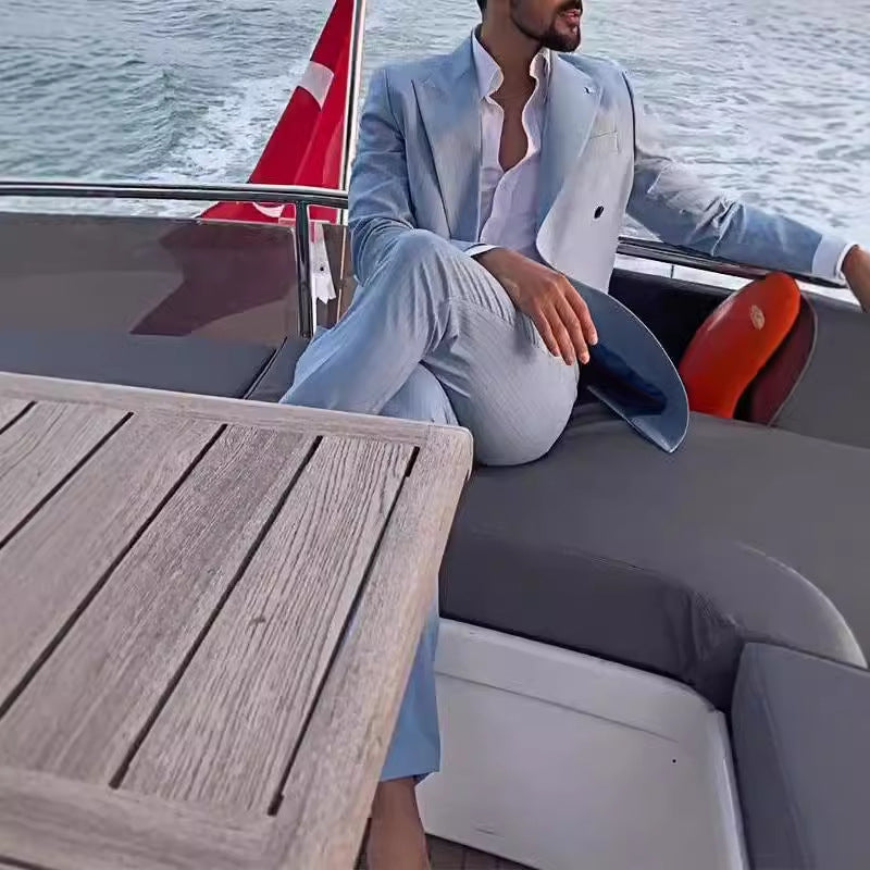 Costume élégant pour hommes à double boutonnage avec un motif à rayures Chic und Stil