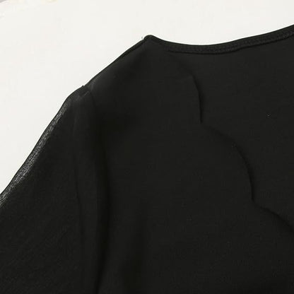 Robe mini élégante pour femmes à décolleté en V avec manches transparentes et accents en strass Chic und Stil