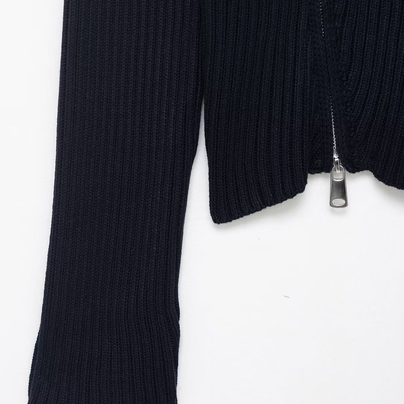 Dame pull en tricot stylé avec col asymétrique et fermeture éclair Chic und Stil