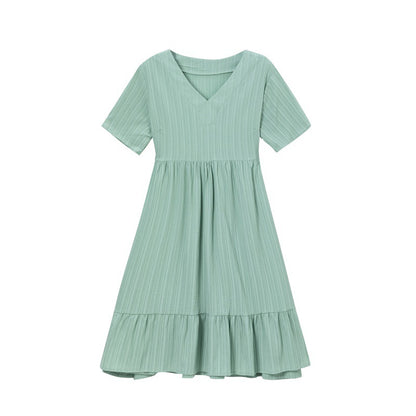Robe fluide à volants pour femmes avec décolleté en V Chic und Stil