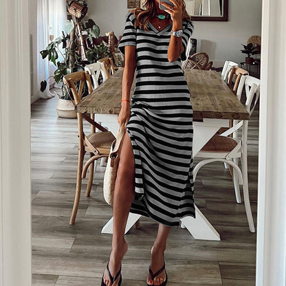 Robe maxi pour femmes avec une fente latérale profonde et un motif à rayures tendance Chic und Stil
