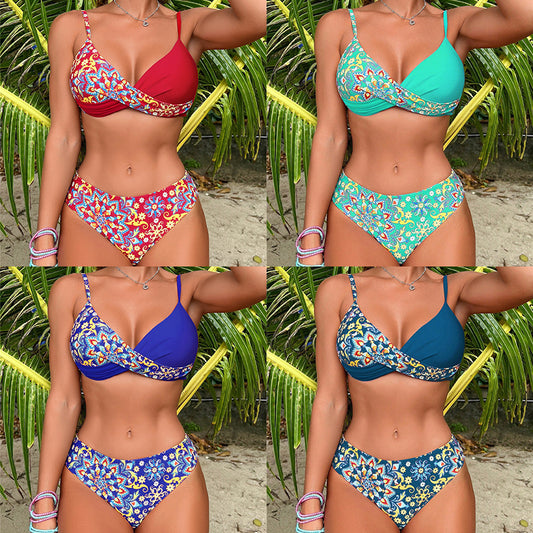 Ladies' bikini set with trendy twist top and high-waisted bottoms Chic und Stil