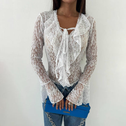 Body en dentelle pour femmes avec détail volant ludique et décolleté en V Chic und Stil