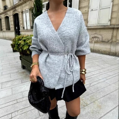 Pull-over à nouer pour femmes avec taille et détails stylés Chic und Stil