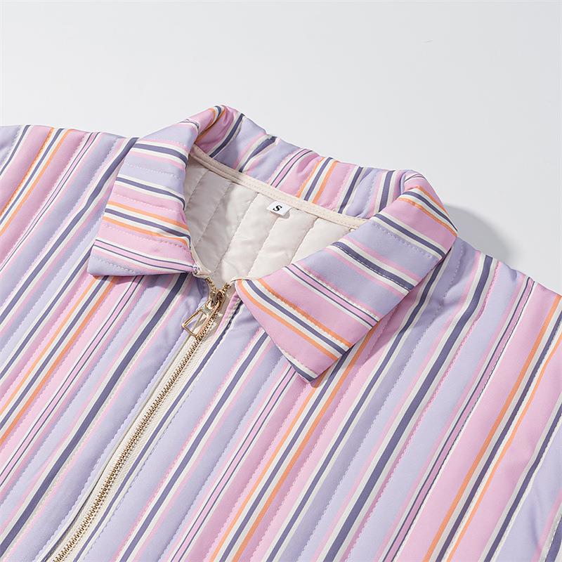 Dames cardigan matelassé avec motif rayé à la mode Chic und Stil