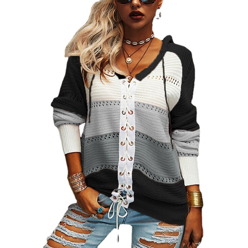 Pull à capuche en grosse maille pour femmes avec un motif de rayures tendance Chic und Stil