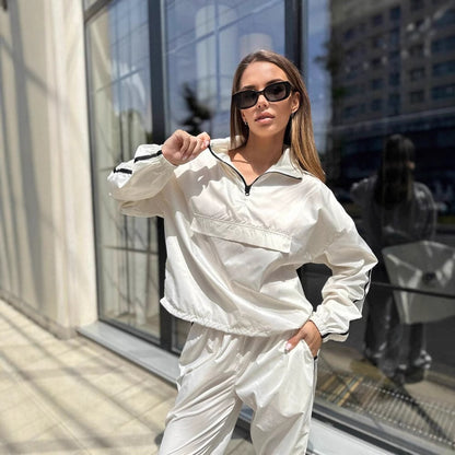 Dames costume de sport fonctionnel avec col montant et poignets élastiques Chic und Stil