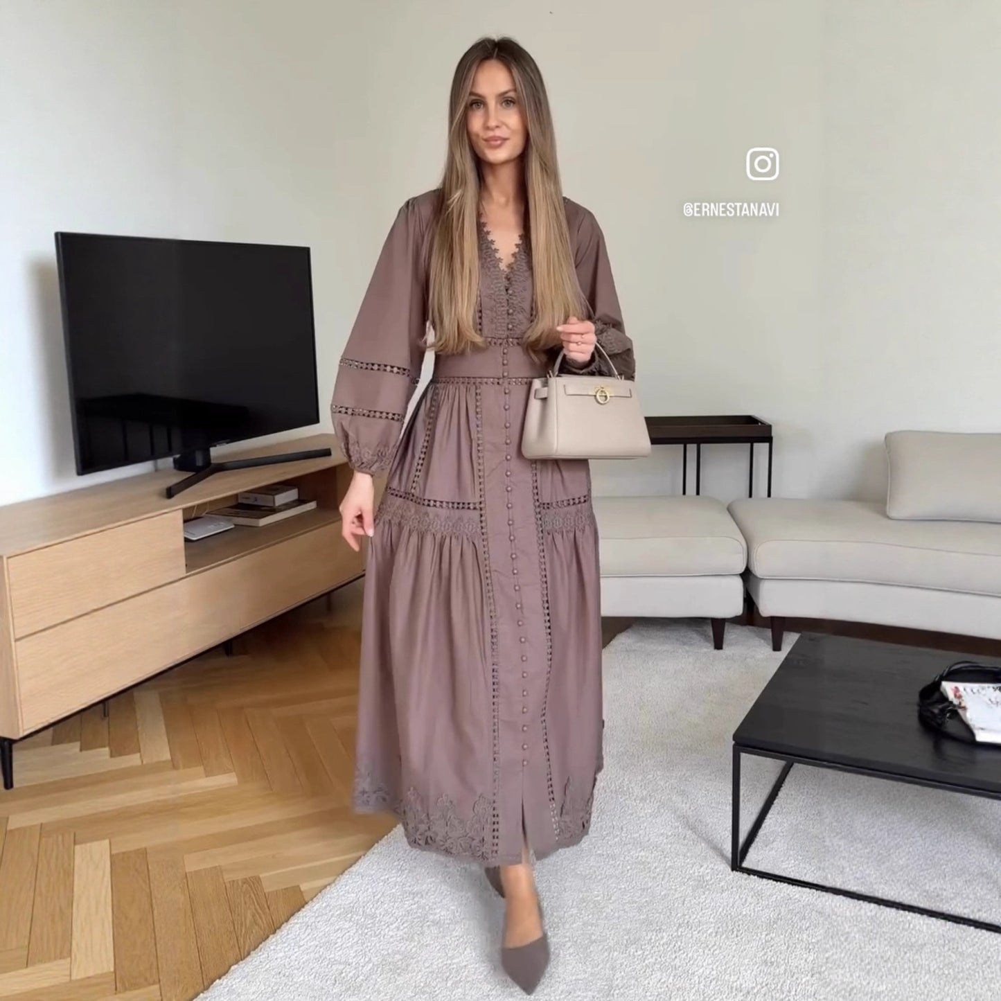 Robe bustier en dentelle pour femmes avec des détails élégants à volants Chic und Stil