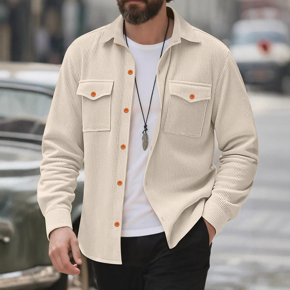 Chemise en velours côtelé pour hommes avec poches poitrine doubles et coupe moderne Chic und Stil