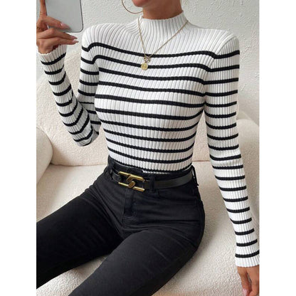 Pull en maille côtelée pour femmes avec col montant et motif rayé brodé Chic und Stil