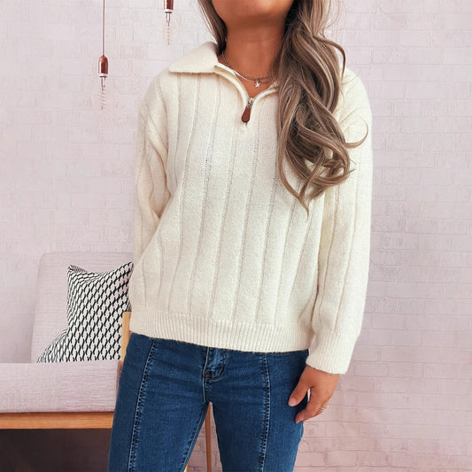 Pull-over en tricot pour femmes avec courte patte de fermeture éclair et structure en vagues Chic und Stil