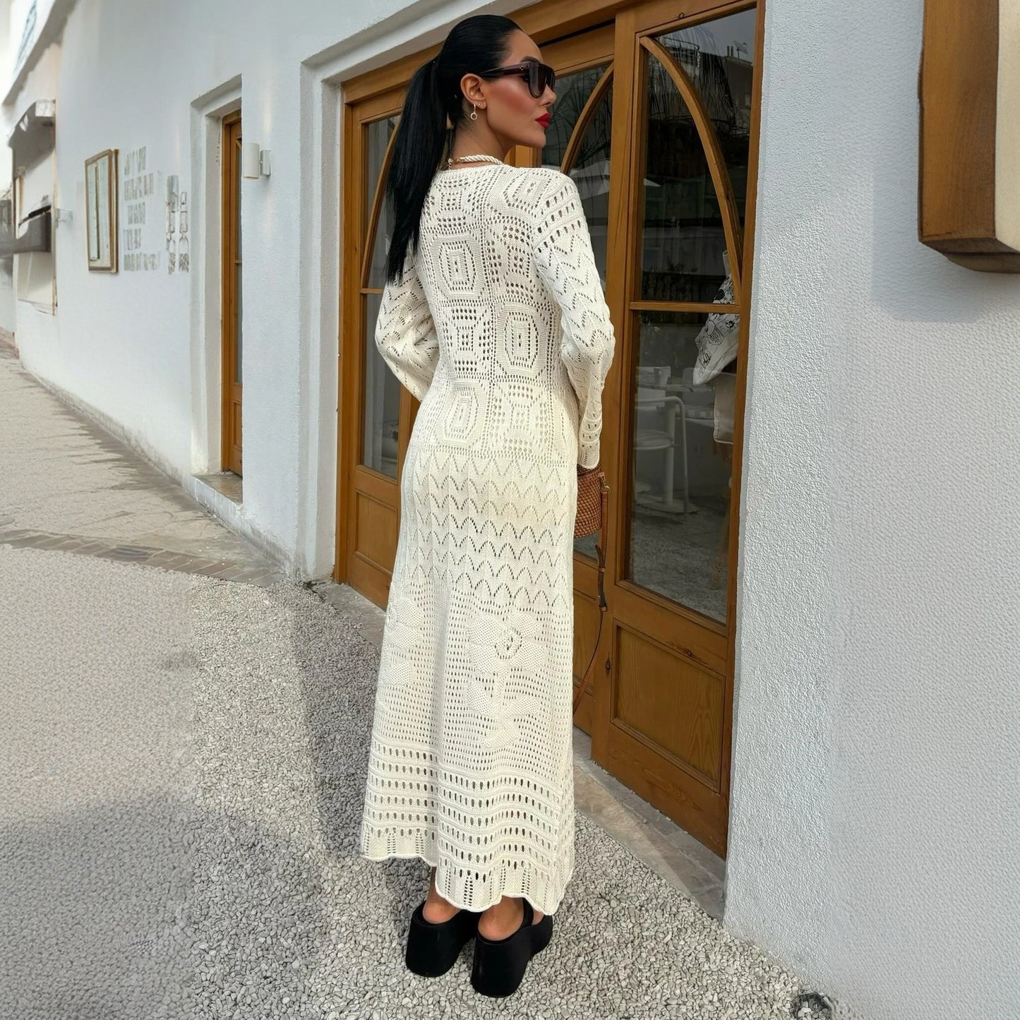 Robe en tricot pour femmes avec un design en dentelle raffiné et un décolleté en V profond Chic und Stil