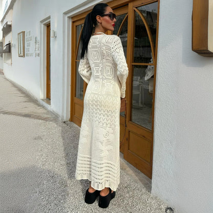 Robe en tricot pour femmes avec un design en dentelle raffiné et un décolleté en V profond Chic und Stil
