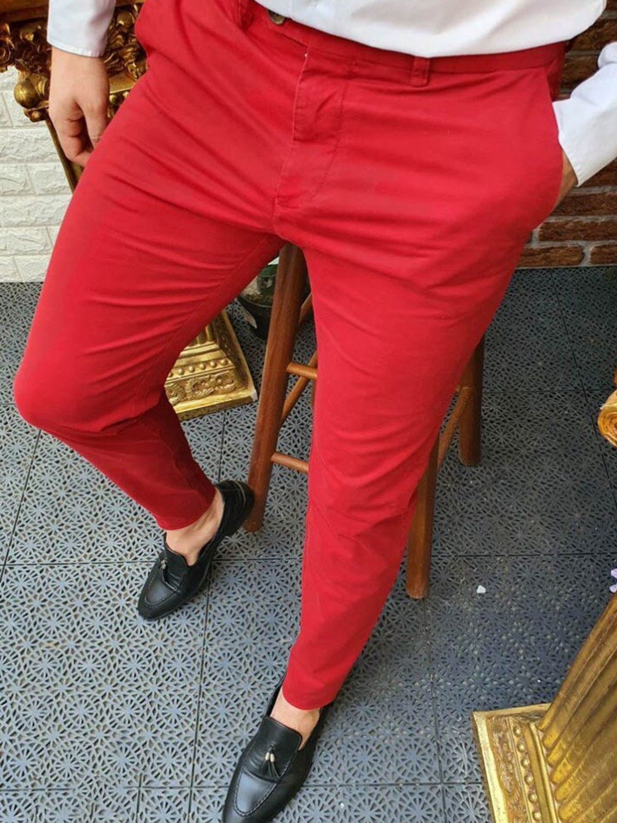 Comfortable summer chino pants for men with side pockets and elastic waistband Chic and Style