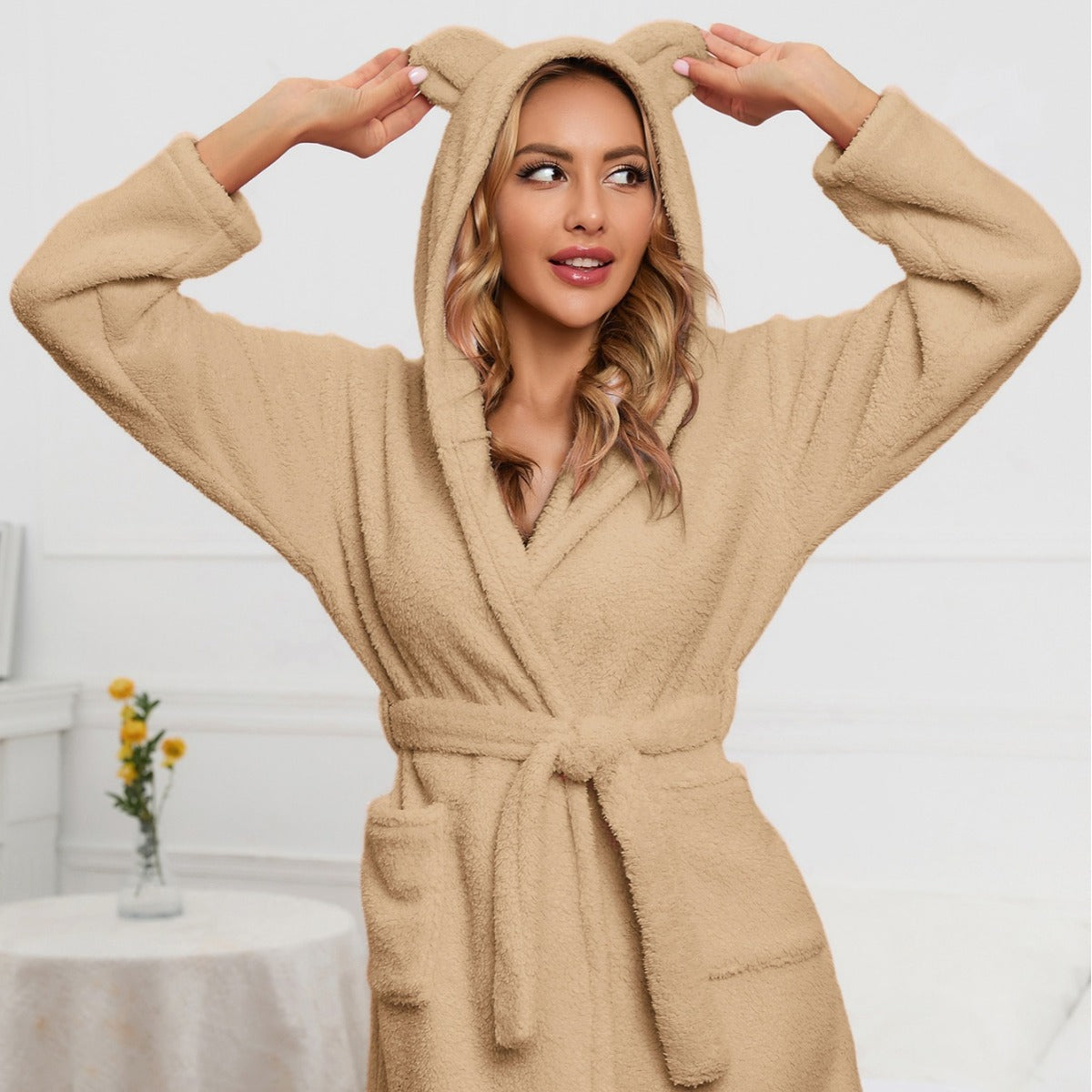 Dame Peignoir en polaire douillet avec capuche et poches pratiques Chic und Stil