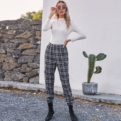 Pantalons à carreaux décontractés pour femmes avec taille élastique et poches latérales pratiques Chic & Stil