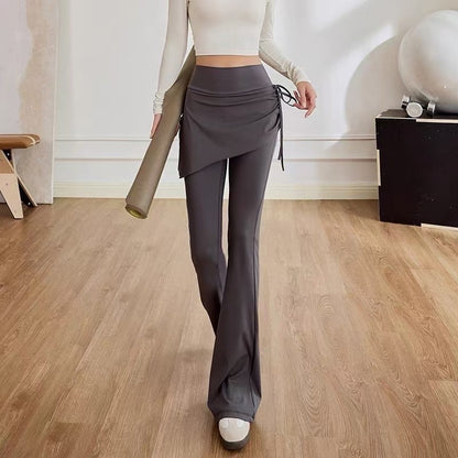 Pantalons évasés pour femmes avec coupe asymétrique et taille haute Chic & Stil