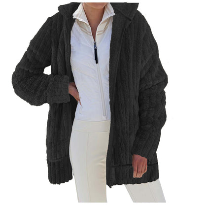 Cozy plush jacket for women with practical pockets Chic and Style