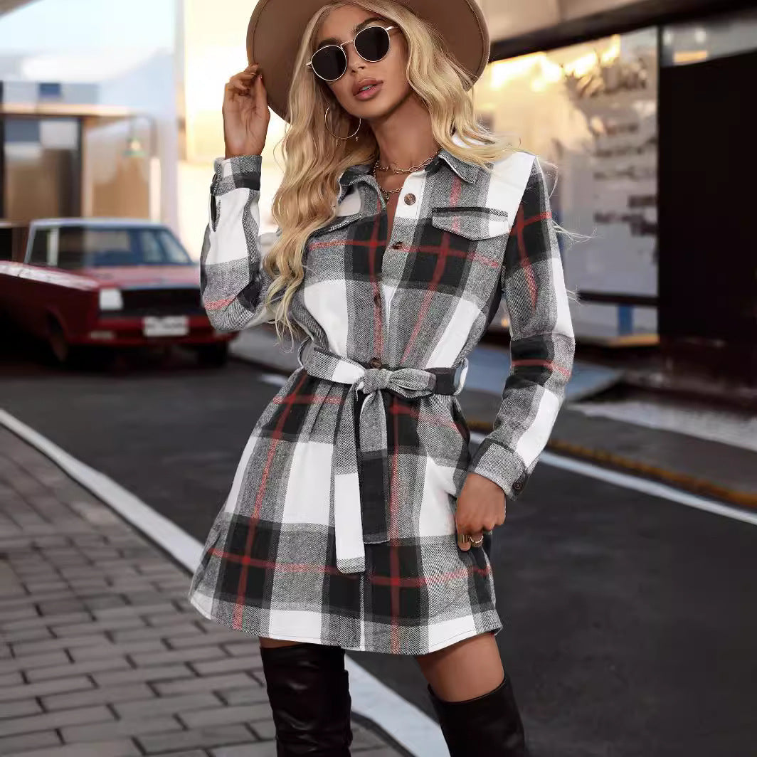 Robe chemise à carreaux pour femme avec ceinture à la taille et poches poitrine Chic und Stil