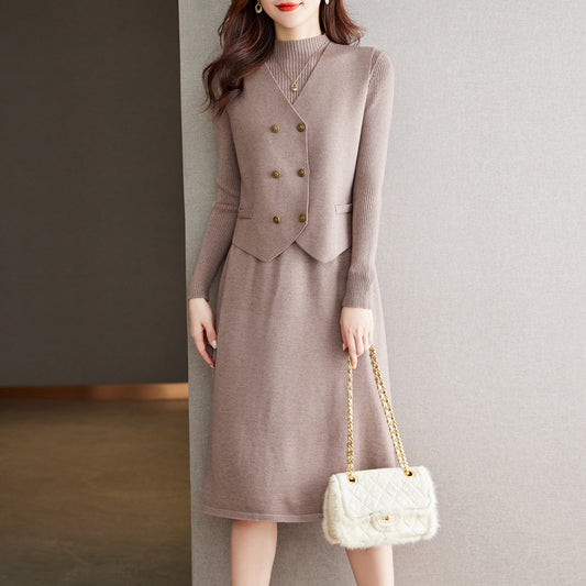 Robe en tricot élégante pour femmes avec un design de blazer chic et de jolis détails de boutons Chic und Stil