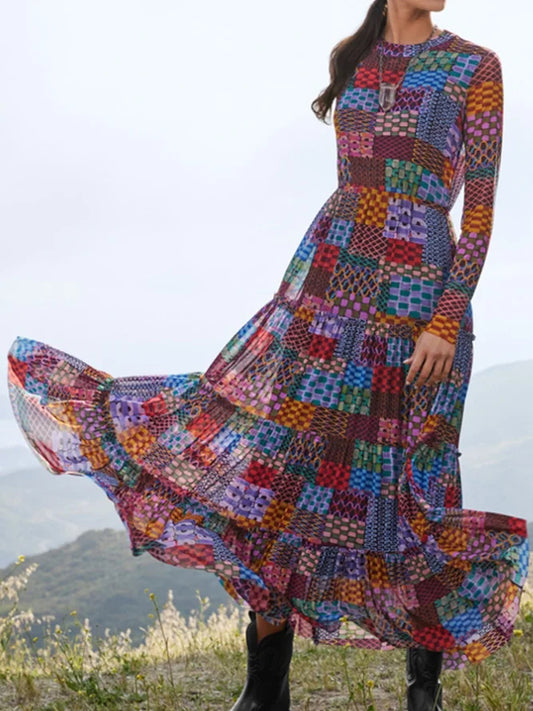 Robe maxi femme avec un mélange de motifs ludique et une jupe évasée Chic und Stil
