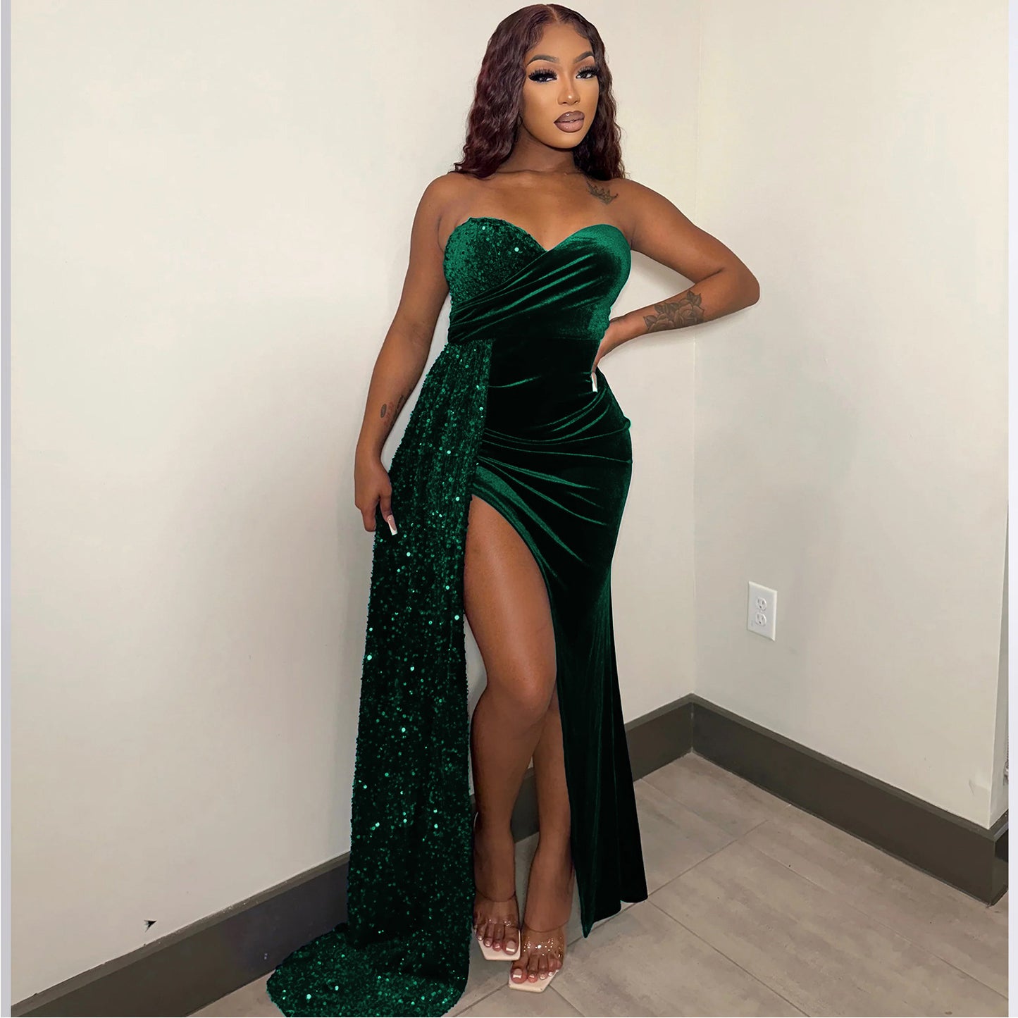 Robes de soirée glamour pour femmes en satin scintillant et fente haute Chic und Stil