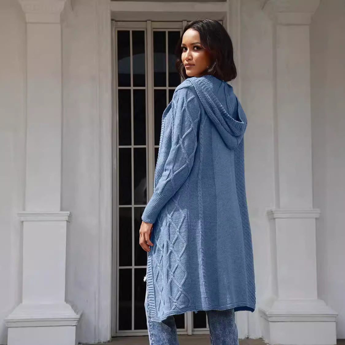 Dames pull-over en grosse maille avec design élégant à capuche et motif structuré Chic und Still