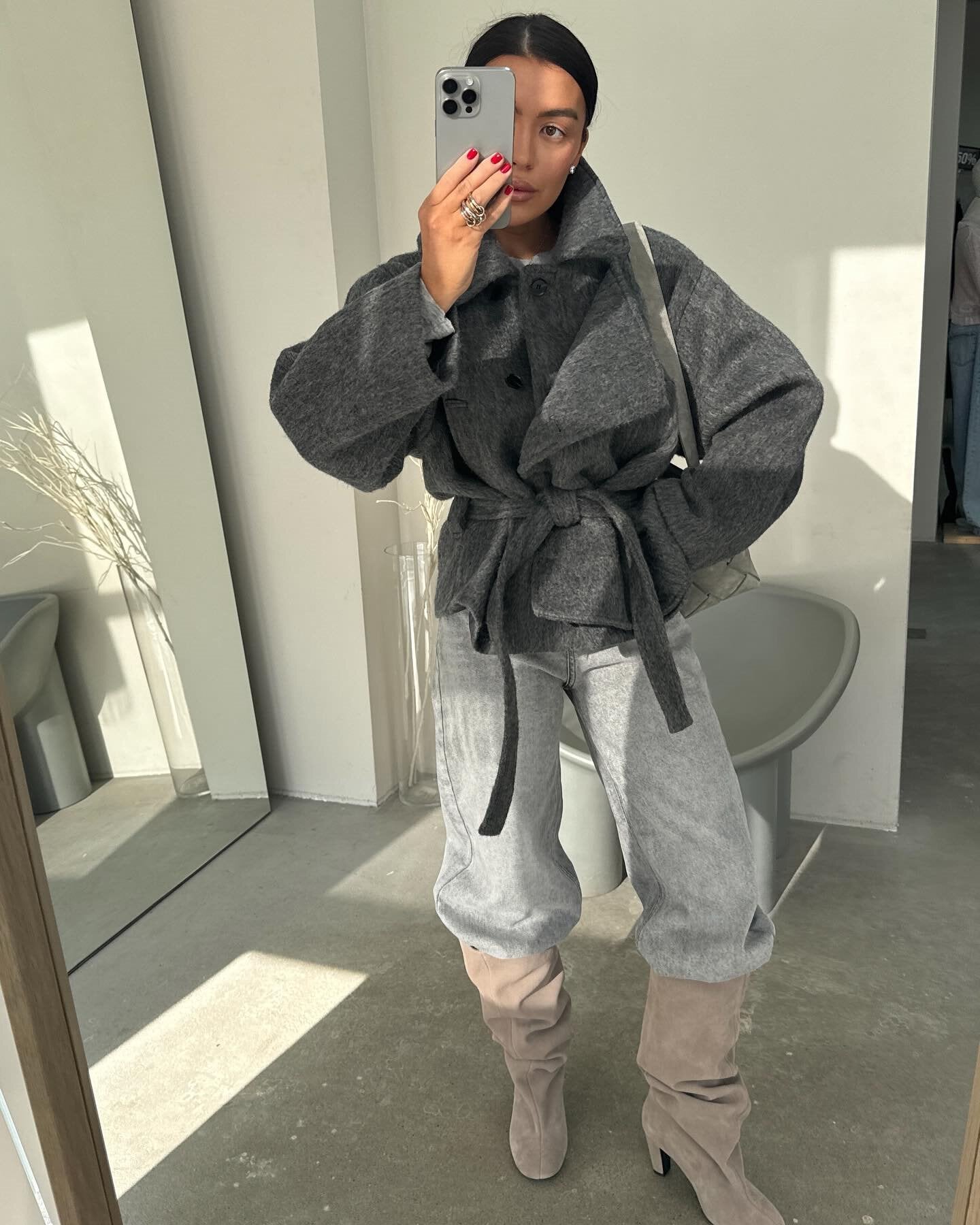 Ensemble de pull cropped confortable pour femmes en matériau doux avec col à fermeture zippée Chic und Stil