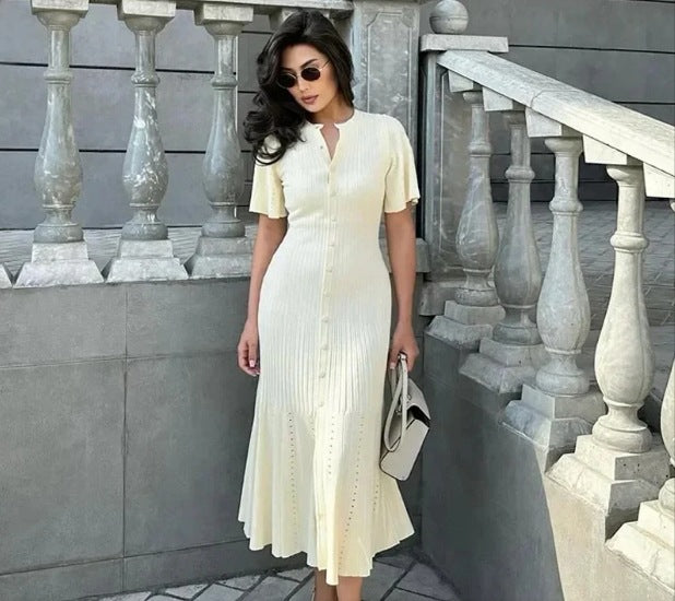 Robe maxi élégamment coupée pour femmes avec de délicates plis et patte de boutonnage Chic und Stil