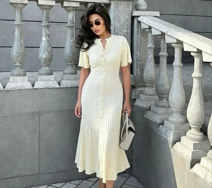 Robe maxi élégamment coupée pour femmes avec de délicates plis et patte de boutonnage Chic und Stil