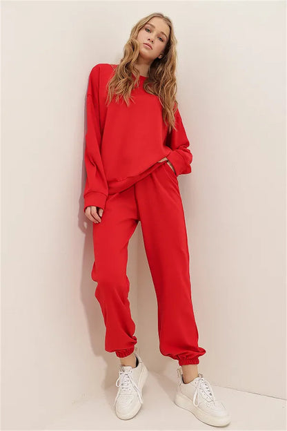 Casual set for women with loose top and comfortable pants Chic and Style