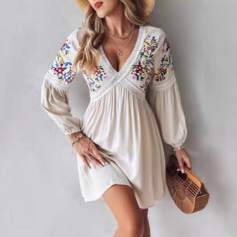 Robe d'été aérienne pour femmes avec décolleté en V brodé et manches longues Chic und Stil