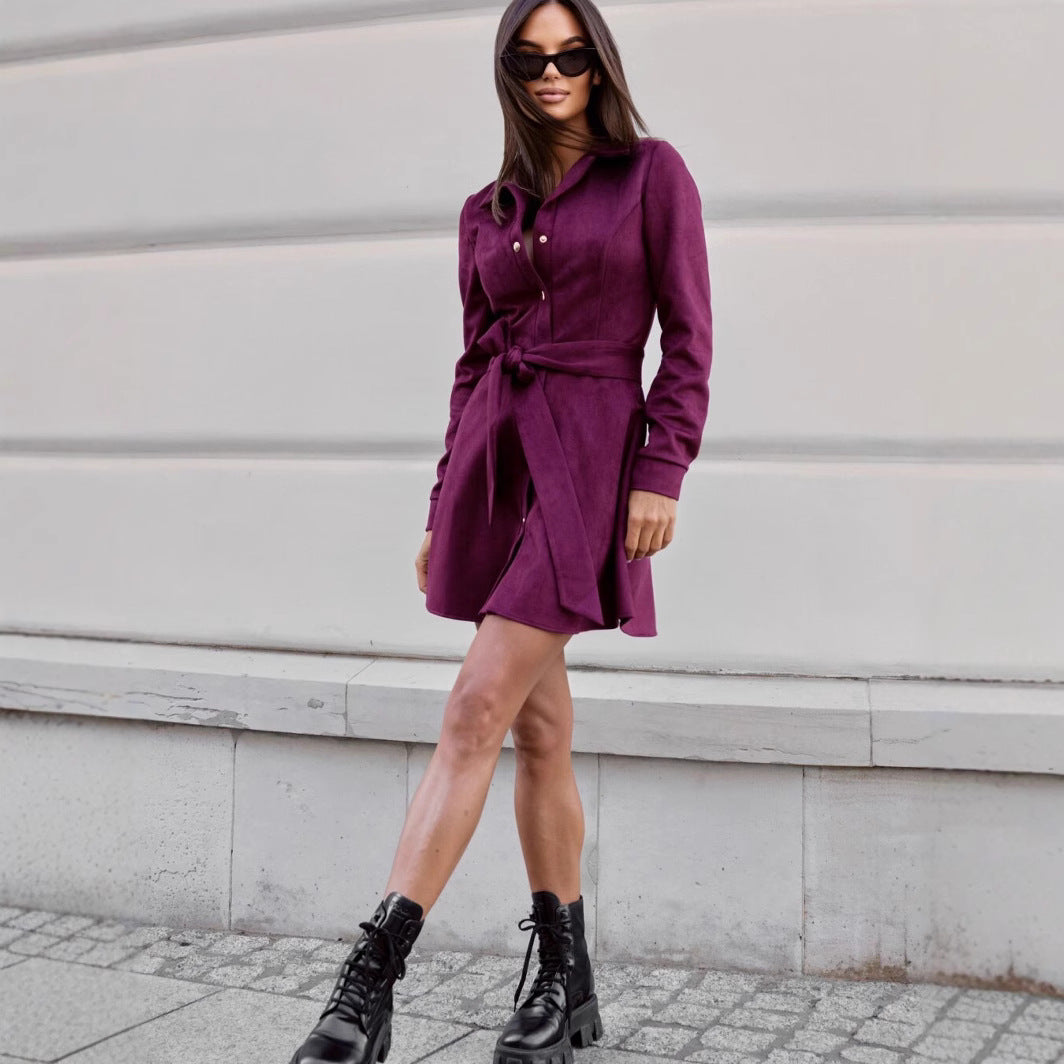 Robe chemise pour dames en doux similicuir avec une taille élégante Chic und Stil