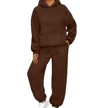 Ladies comfortable tracksuit with practical pockets Chic and Style