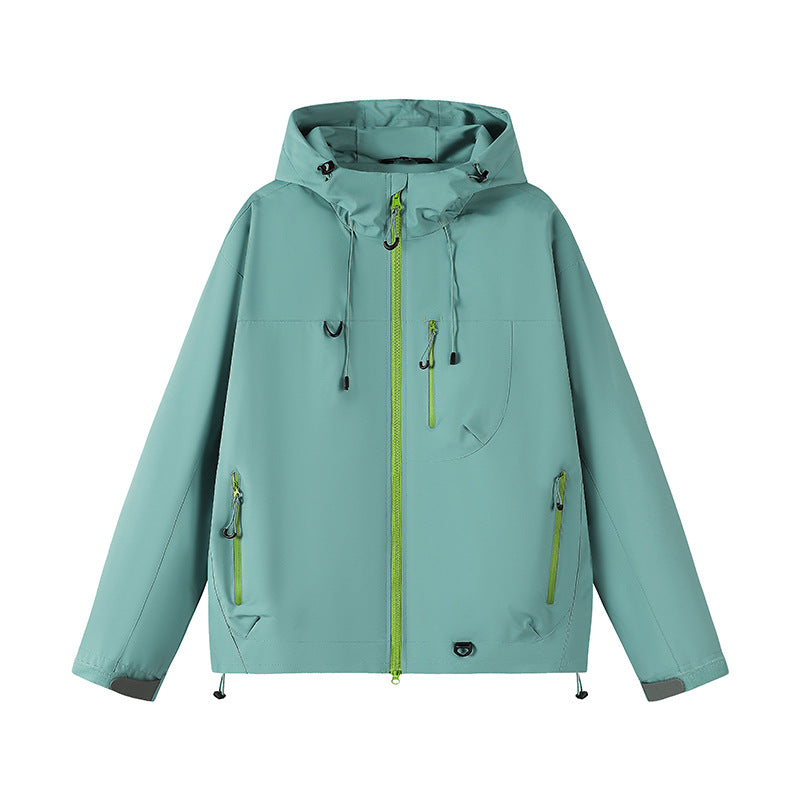 Functional jacket for men with adjustable hood and practical zippered pockets Chic and Style