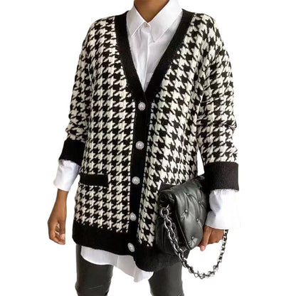 Dames Grand cardigan en tricot à motif pied-de-coq avec boutons en perles Chic und Stil