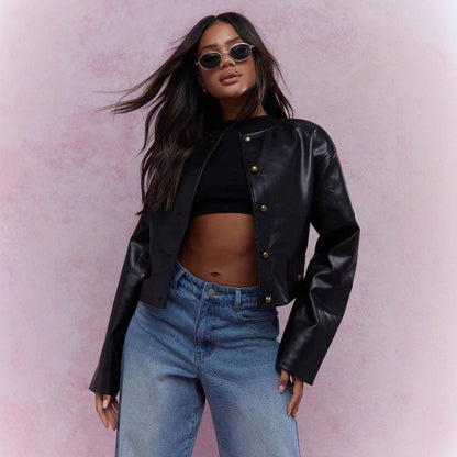 Dames cuir synthétique veste avec finition brillante et boutons décoratifs Chic und Stil