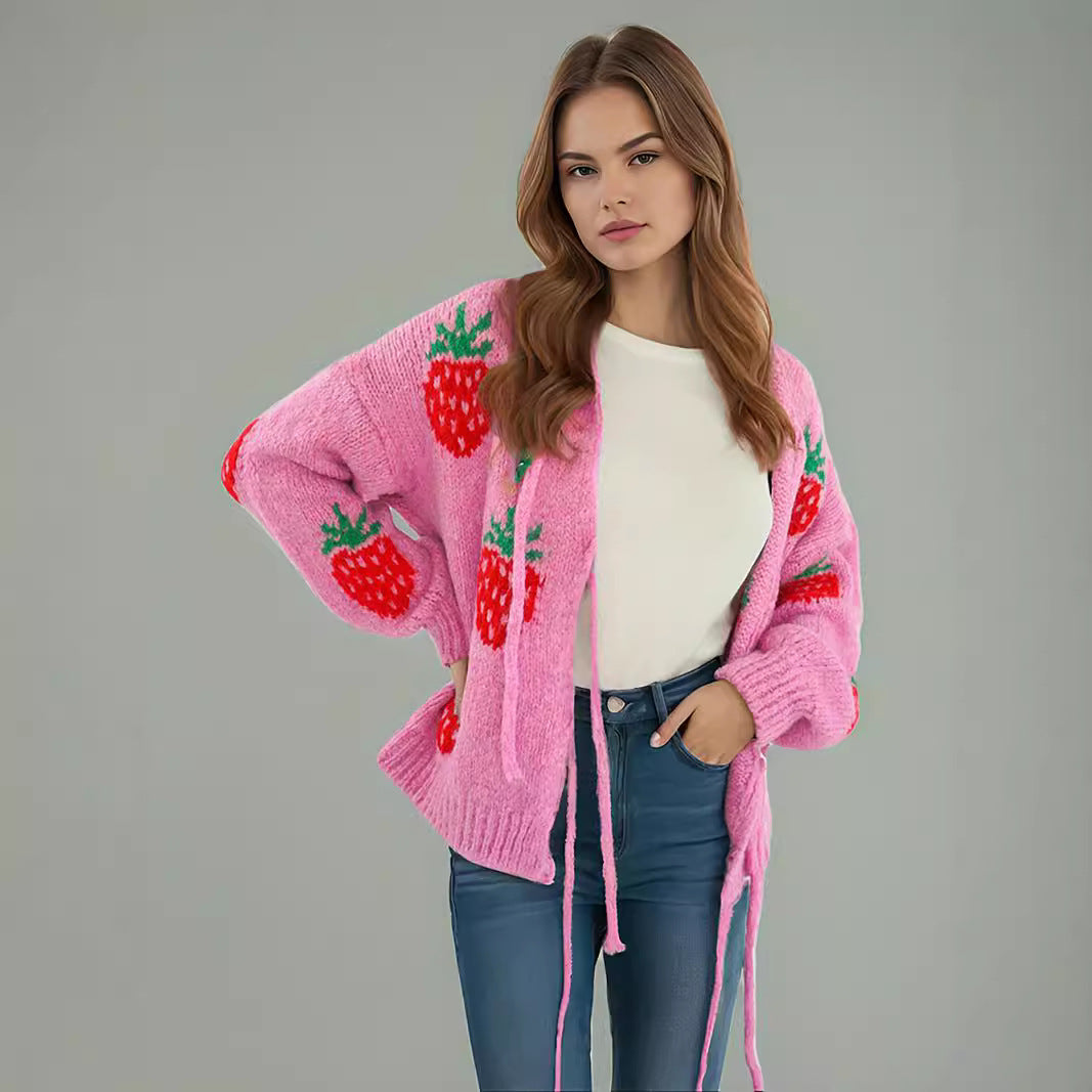 Pull femme doux avec motif de fraise fruité Chic und Stil