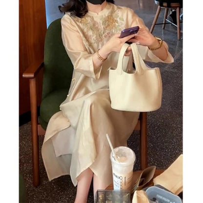Robe en soie brodée élégante pour femmes Chic und Stil