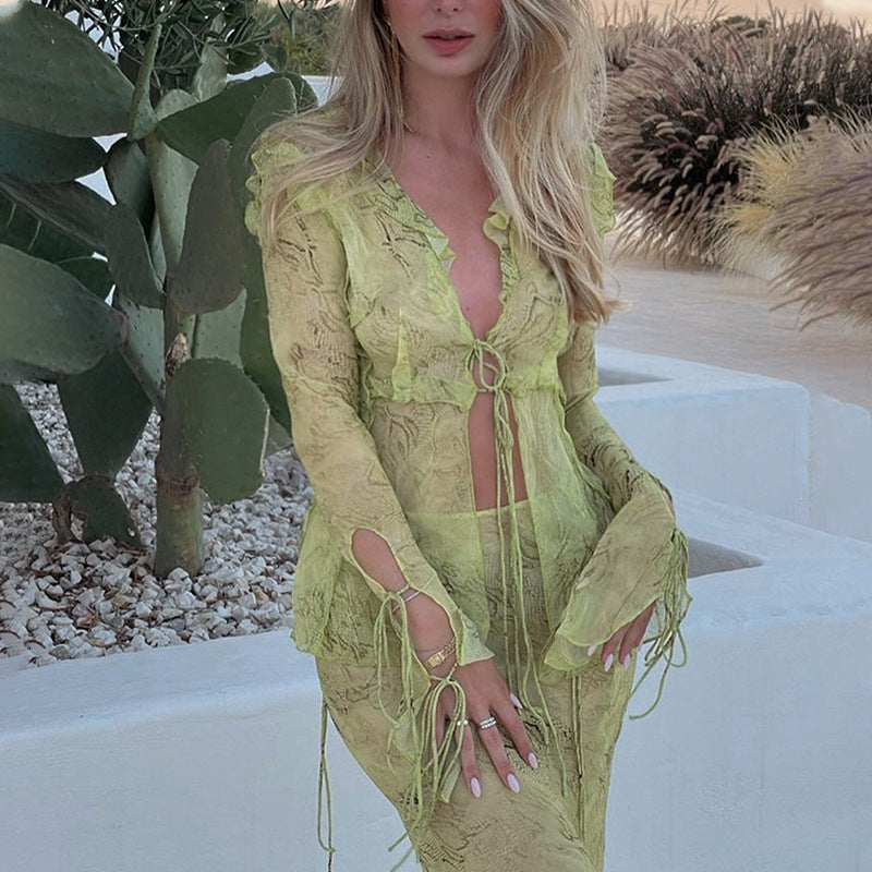 Robes maxi élégantes à découpe pour femmes avec tissu fluide et détails de volants raffinés Chic und Stil