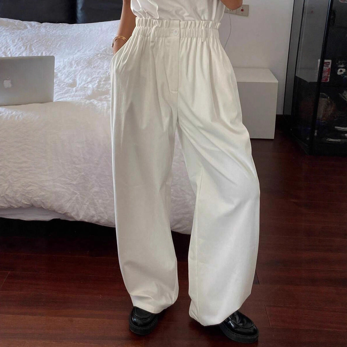 Wide chino pants for women with elastic waistband and side pockets Chic and Style