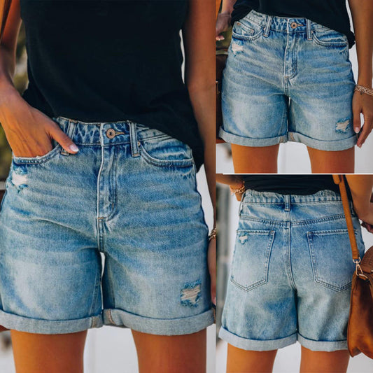 Women's Casual Denim Shorts with Rolled Hem and Ripped Details Chic und Stil