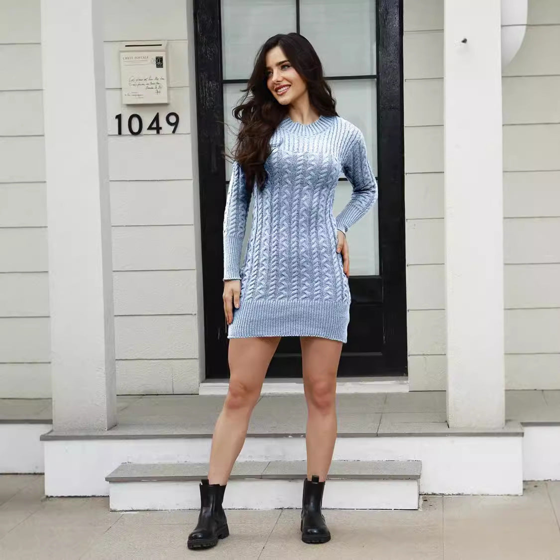 Robe en tricot pour dames avec un motif torsadé stylé et une coupe cintrée Chic und Stil