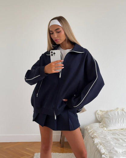 Veste de sport décontractée pour femmes avec fermeture éclair tendance et shorts assortis Chic und Stil