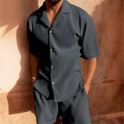 Chemise à manches courtes pour hommes et short avec design structuré Chic und Stil