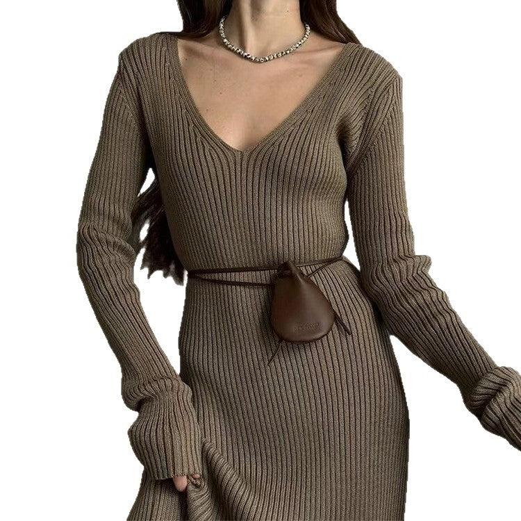 Robe en tricot à manches longues pour femmes avec décolleté en V plongeant et silhouette près du corps Chic und Stil