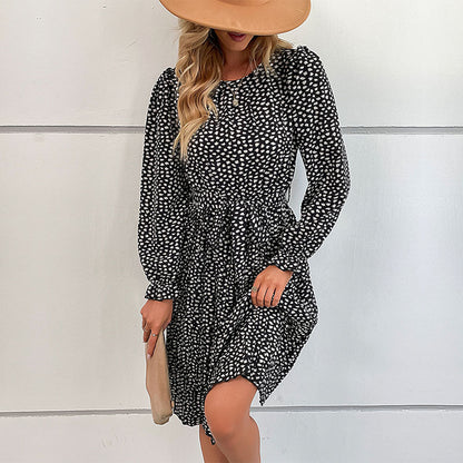 Robe portefeuille femme avec détails froncés et ceinture à la taille Chic und Stil