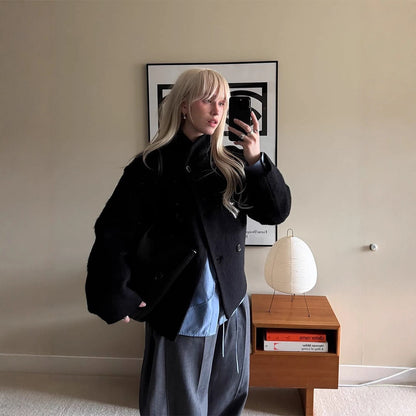 Dames cozy laine veste avec col haut et détails de bouton Chic und Stil