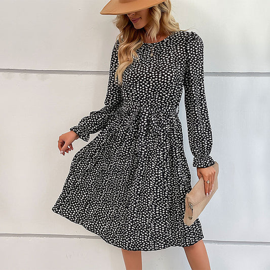 Robe portefeuille femme avec détails froncés et ceinture à la taille Chic und Stil